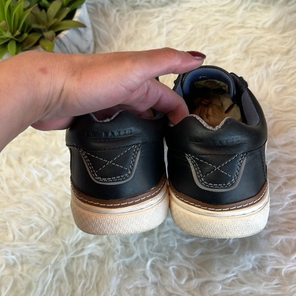 Ted Baker London Men's Rouu Stylish Black Leather Sneakers Size 8 US - Picture 8 of 16
